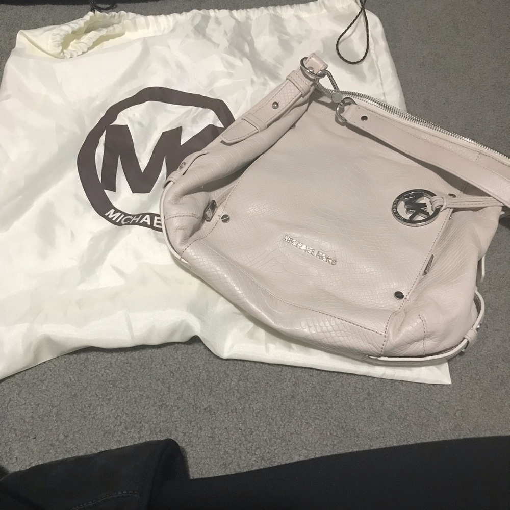 Michael Kors white shoulder bag